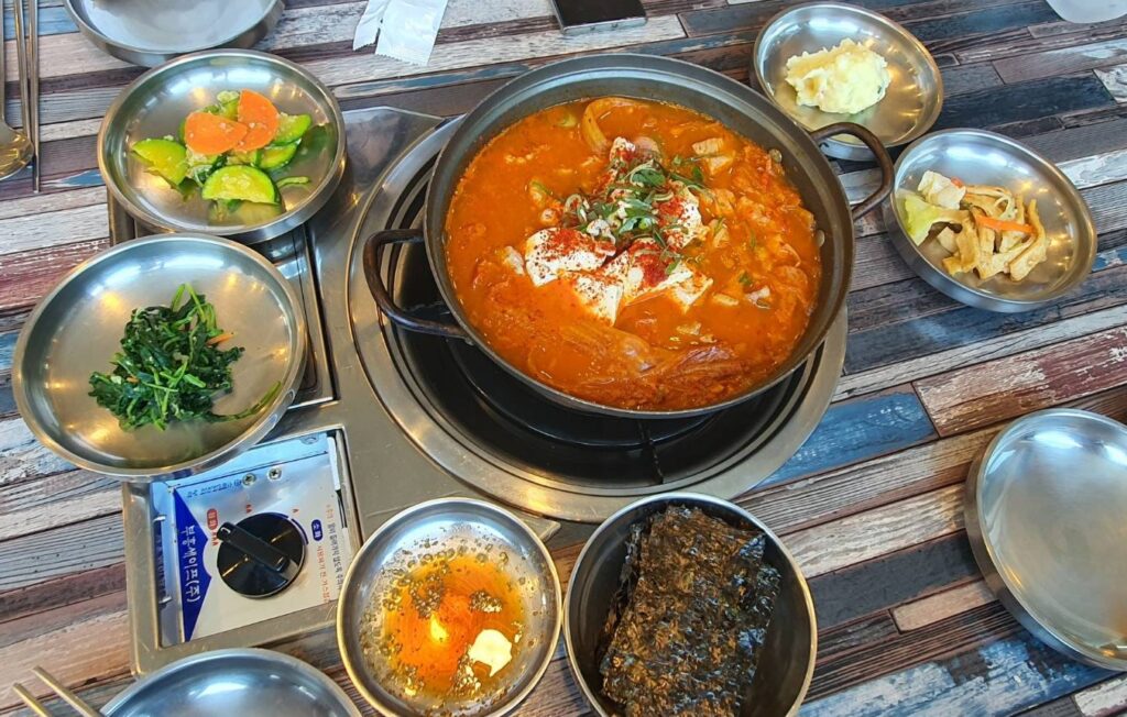 spicy kimchi stew